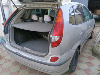 Nissan Almera Tino foto 4