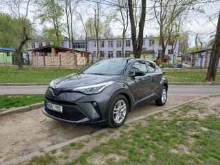 Toyota C-HR foto 1