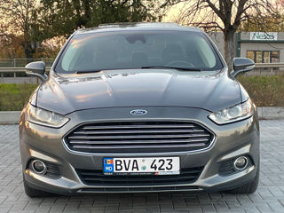 Ford Fusion foto 2