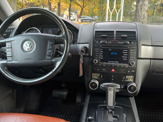 Volkswagen Touareg foto 8