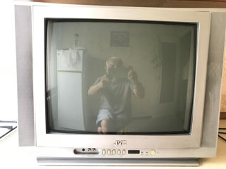 продам  телевизор JVC в рабочем состоянии с пультом и инструкцией