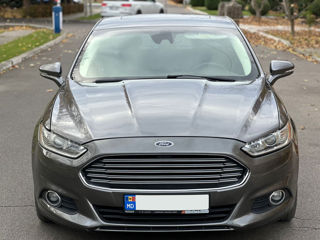 Ford Fusion foto 2