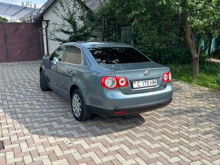 Volkswagen Jetta foto 4