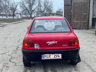 Mazda 121 foto 2