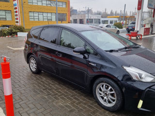 Toyota Prius + foto 2