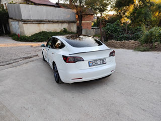 Tesla Model 3 foto 3