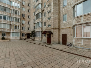 Apartament cu 3 camere, 114 m², Botanica, Chișinău foto 1
