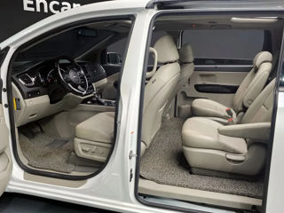 KIA Carnival foto 7