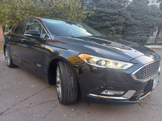 Ford Fusion foto 2