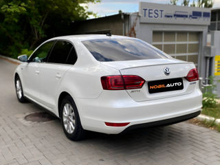 Volkswagen Jetta foto 4