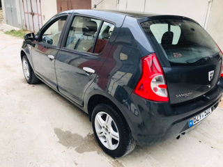 Dacia Sandero foto 2