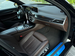 BMW 7 Series foto 14