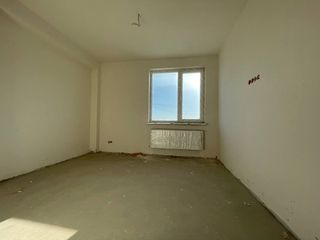 Apartament de vânzare, Chișinău, sec. Telecentru, bloc nou, 2 odăi cu living și garaj, 77 m2, et.4 foto 3