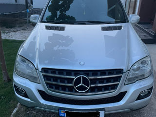 Mercedes M-Class foto 1