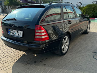 Mercedes C-Class foto 6