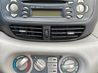 Nissan Almera Tino foto 12