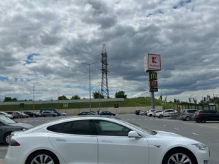 Tesla Model S foto 3