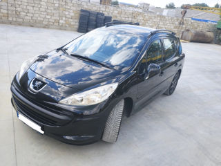 Peugeot 207 foto 2