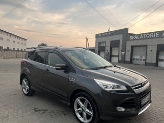 Ford Kuga foto 2