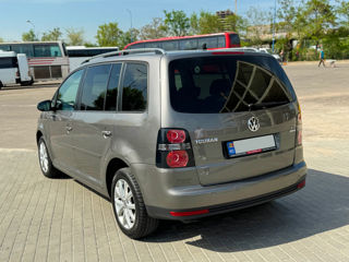 Volkswagen Touran foto 4