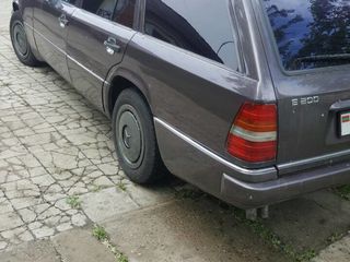 Mercedes Series (W124) foto 5