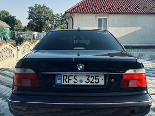 BMW 5 Series foto 4