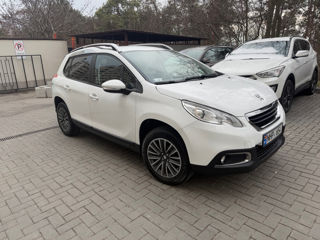 Peugeot 2008 foto 2