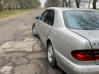 Mercedes E-Class foto 5