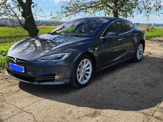 Tesla Model S foto 1