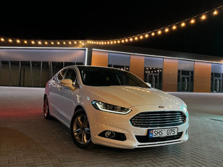 Ford Mondeo foto 1