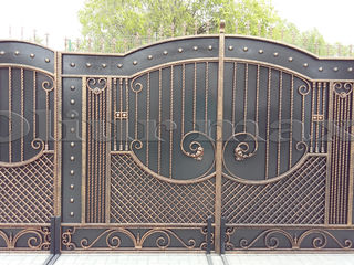 Перила,  заборы, козырьки, решётки, ворота, металлические двери  и другие изделия из металла. foto 2