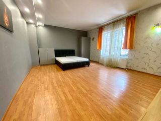 Apartament cu 4 camere, 210 m², Telecentru, Chișinău foto 1