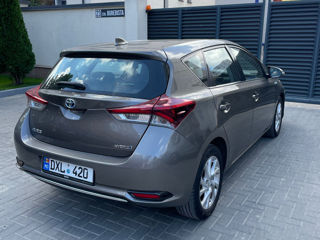 Toyota Auris foto 2