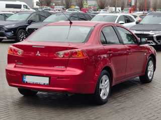 Mitsubishi Lancer foto 3