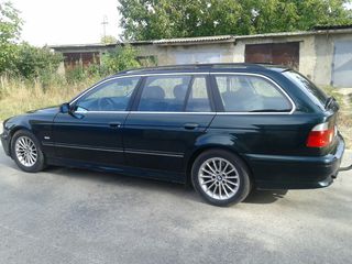 BMW 5 Series foto 8