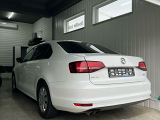 Volkswagen Jetta foto 2