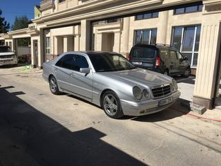 Mercedes E Class foto 1