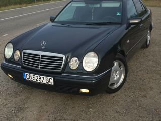 Mercedes E Class foto 2