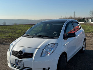 Toyota Yaris foto 2