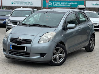 Toyota Yaris foto 1