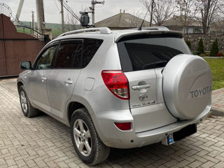 Toyota Rav 4 foto 5