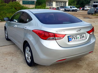 Hyundai Elantra foto 4