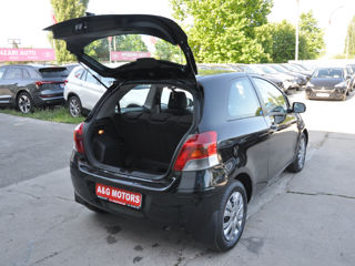 Toyota Yaris foto 8