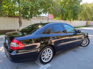 Mercedes E-Class foto 2