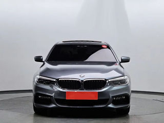 BMW 5 Series foto 3