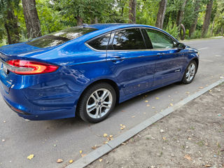 Ford Fusion foto 2