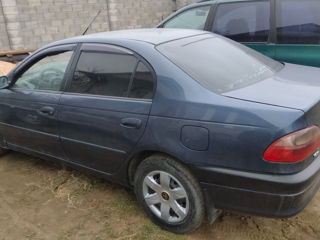 Toyota Avensis foto 3