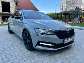 Skoda Superb foto 2