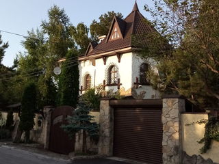 Casa de elita , Buiucani-  1500 euro foto 1