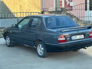 Nissan Sunny foto 7